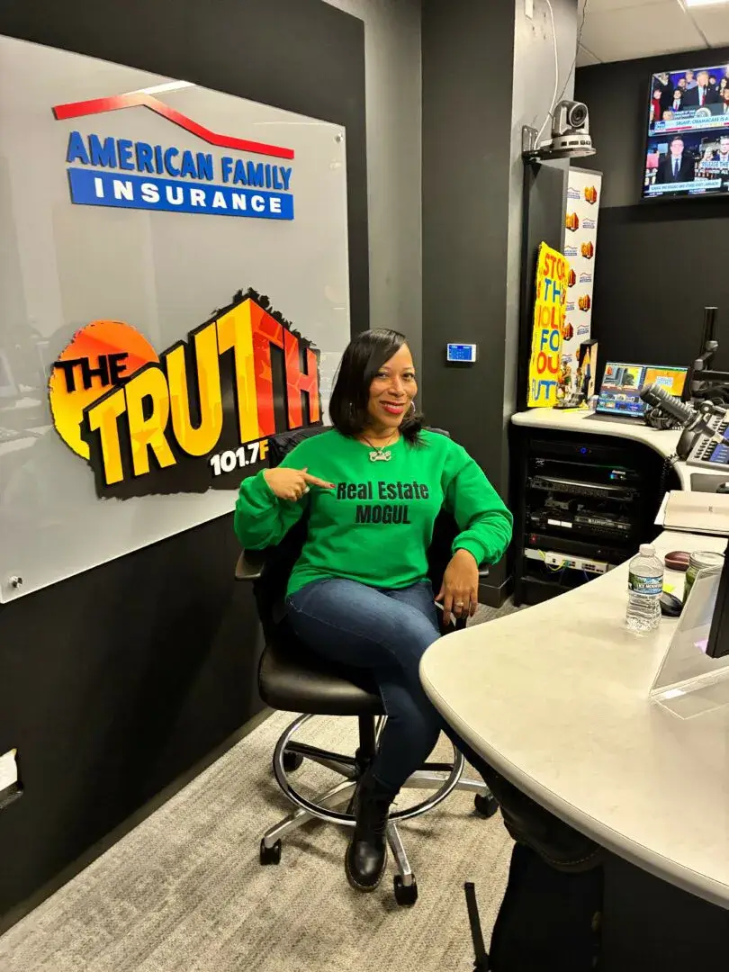 Erica in radio station